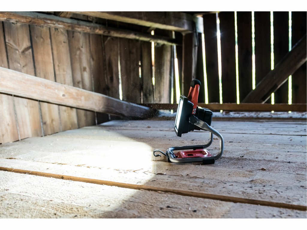 Bezdrôtové LED svetlo s akumulátorom - polohovateľné osvetlenie