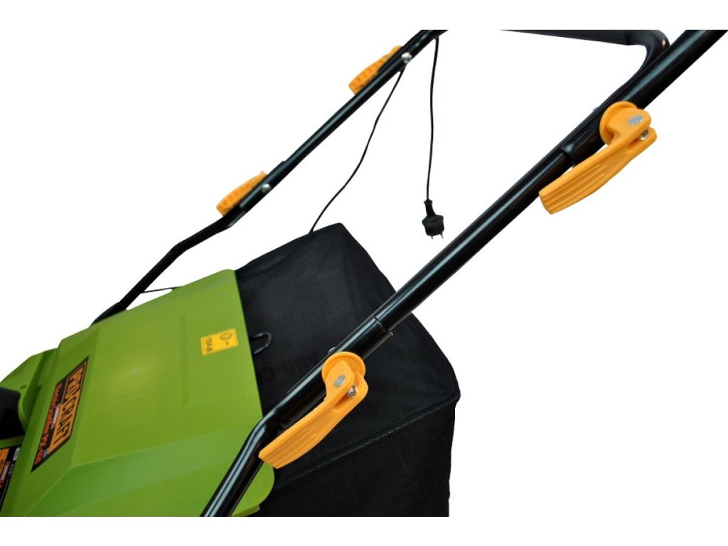 Prevzdušňovač trávnika Procraft PSC400 so záberom 400 mm