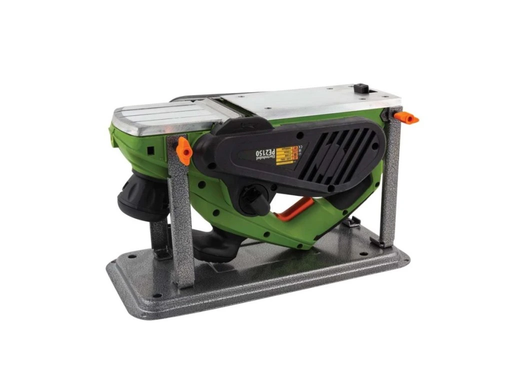 Hobľovanie trámov a drážkovanie s hoblíkom Procraft PE2150