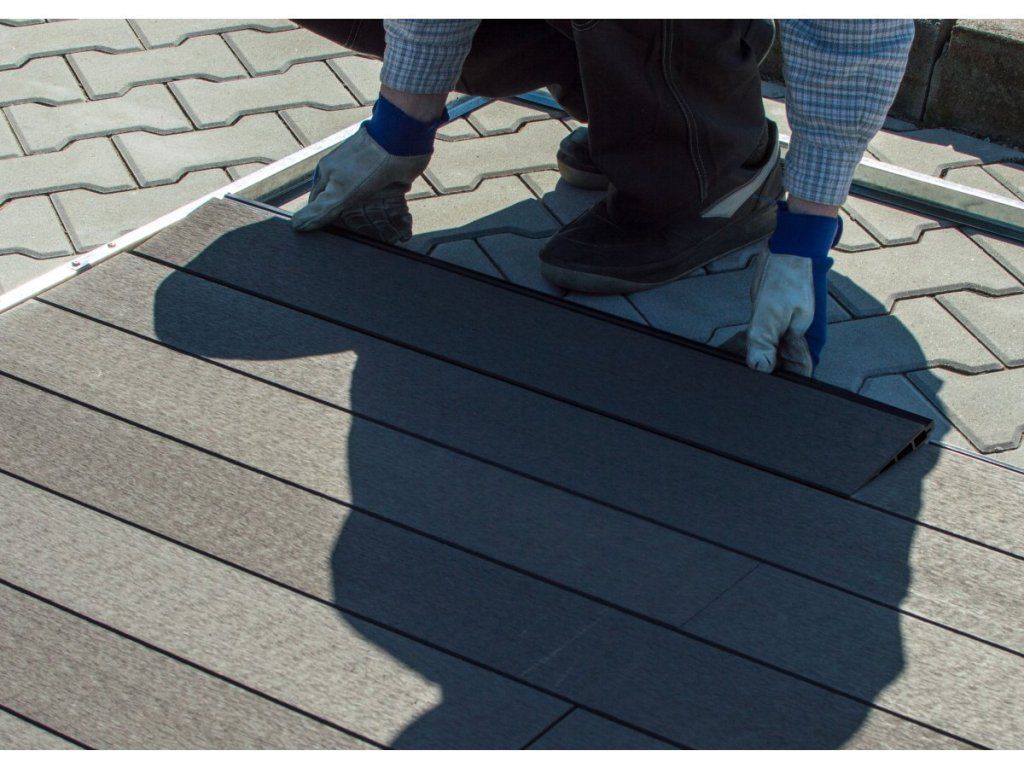 Bezúdržbová WPC podlaha G21 Eben pre záhradný domček