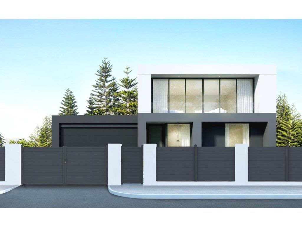 Moderná brána s horizontálnymi lamelami pre bezpečný vstup na pozemok