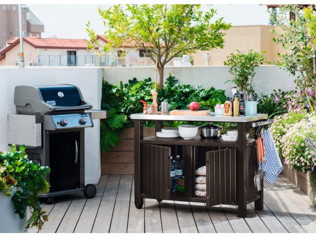 Vonkajší servírovací stolík Keter UNITY XL pre dokonalé grilovanie