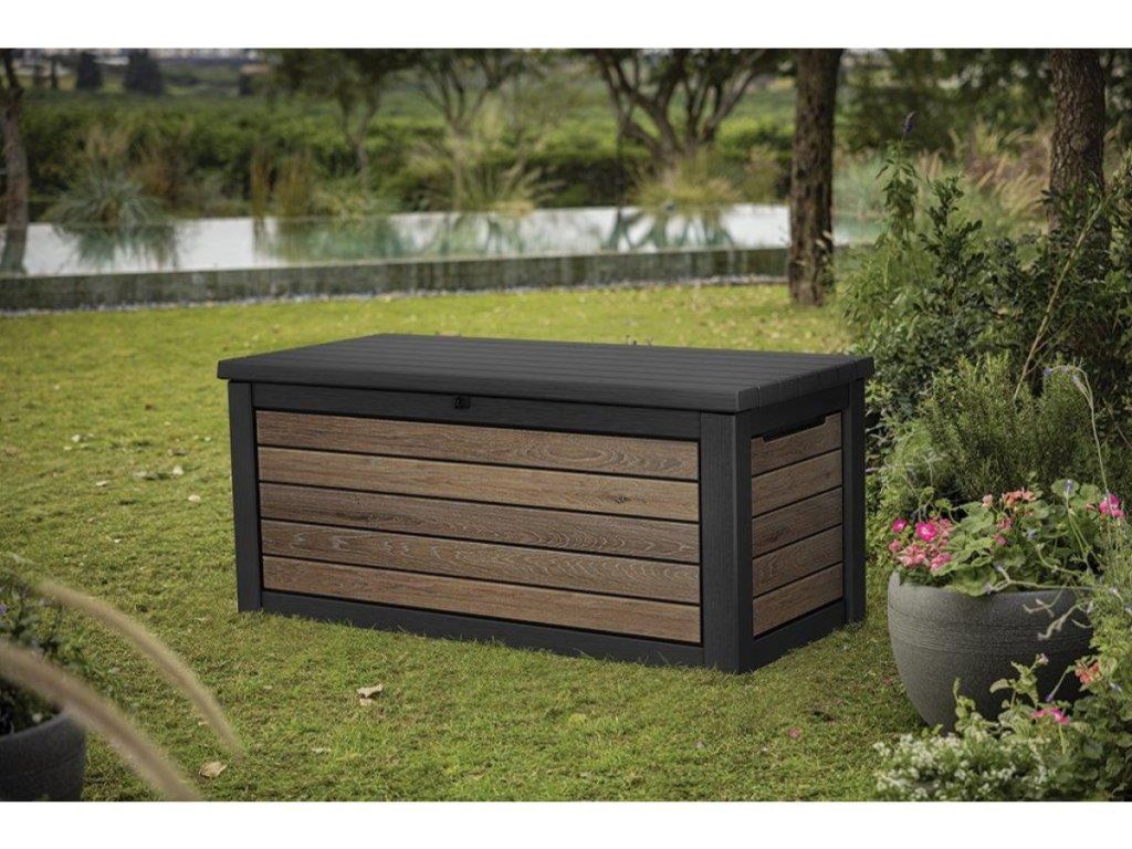 Kde uskladniť podušky? Záhradný úložný box Keter Deco 630 l
