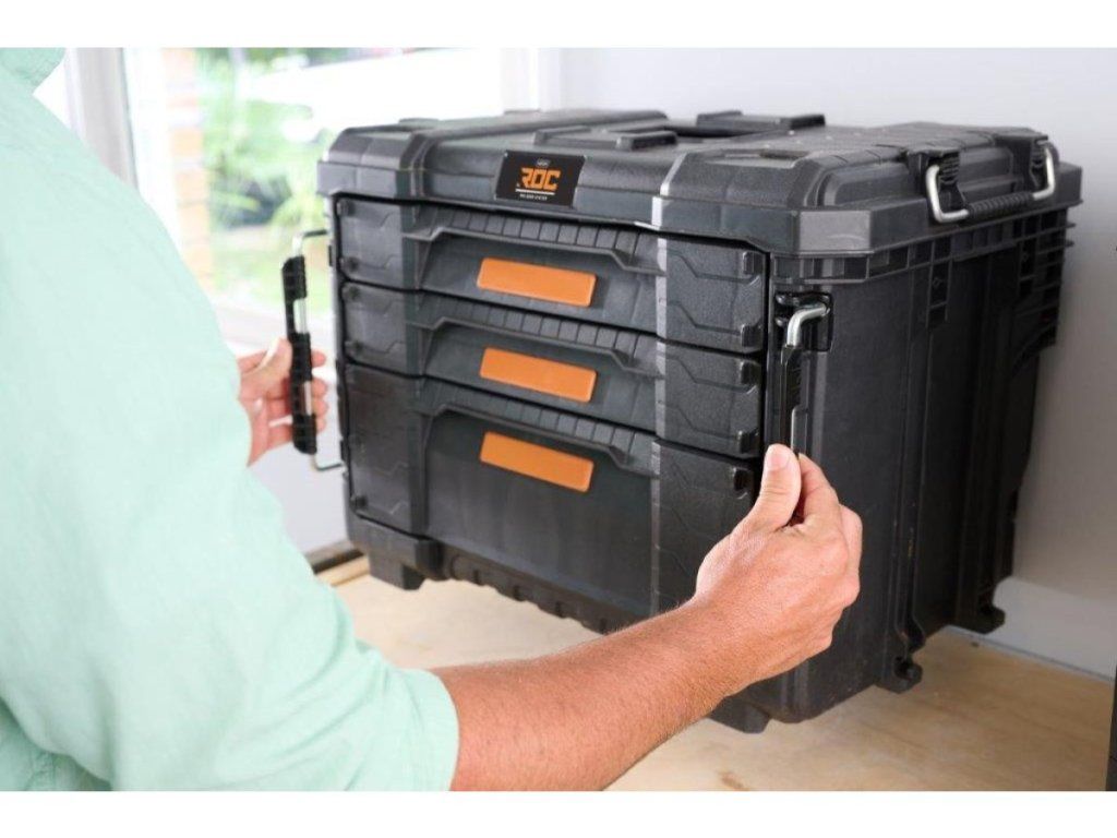 Odolný Box Keter ROC Pro Gear 2.0 s tromi zásuvkami a bezpečnostnými zarážkami