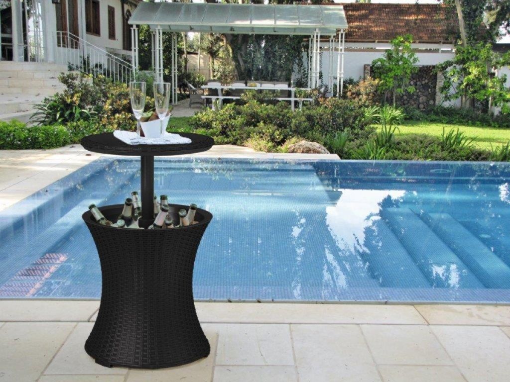 Keter Cool Bar Rattan: Barový stolík a chladnička v jednom