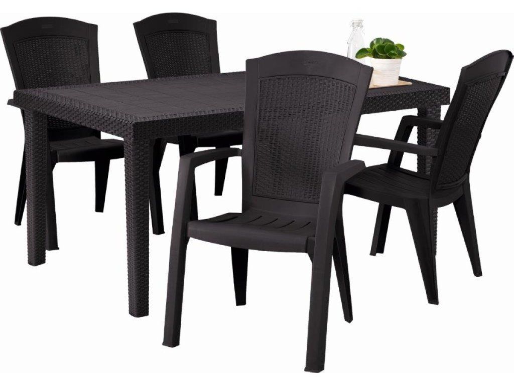 Keter Melody: Priestranný vonkajší stôl s otvorom pre slnečník