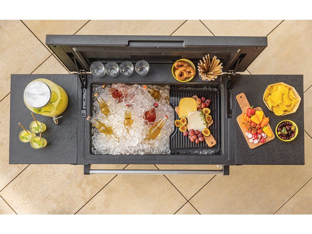 Ako vybrať záhradný stôl s chladením na nápoje?