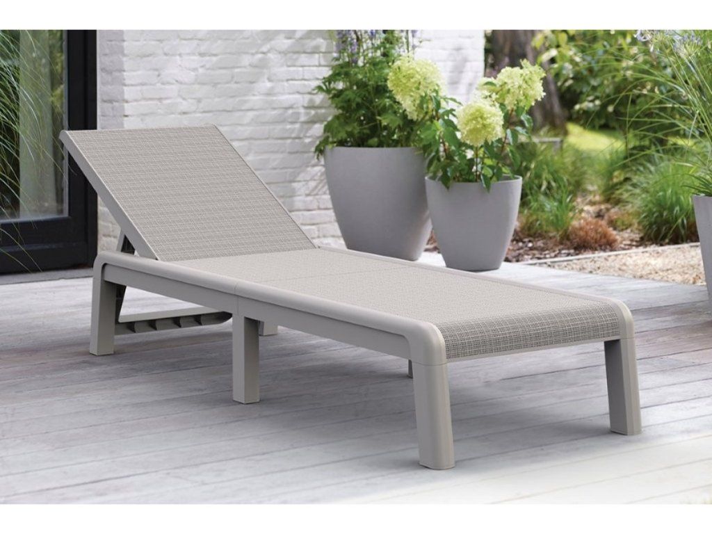 Záhradné lehátko Keter Atlas pre relax pri bazéne aj na terase