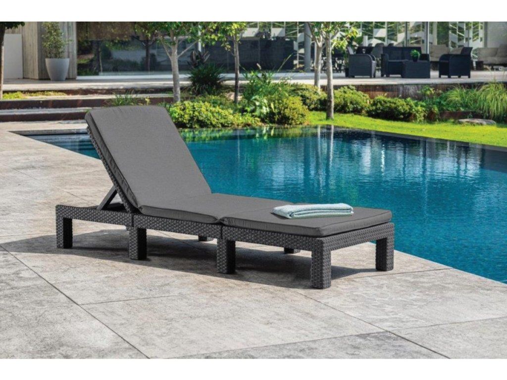 Ležadlo Keter Daytona Deluxe pre váš maximálny relax na záhrade