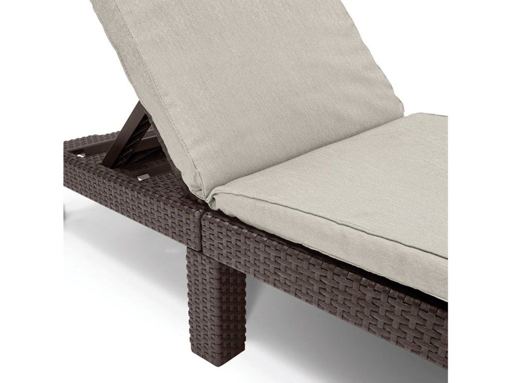 Polohovateľné záhradné ležadlo Keter Daytona Deluxe s mäkkou poduškou