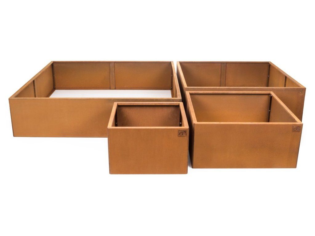 Vyvýšený záhon G21 Corten 102 x 32 x 102 cm na záhrade s bylinkami