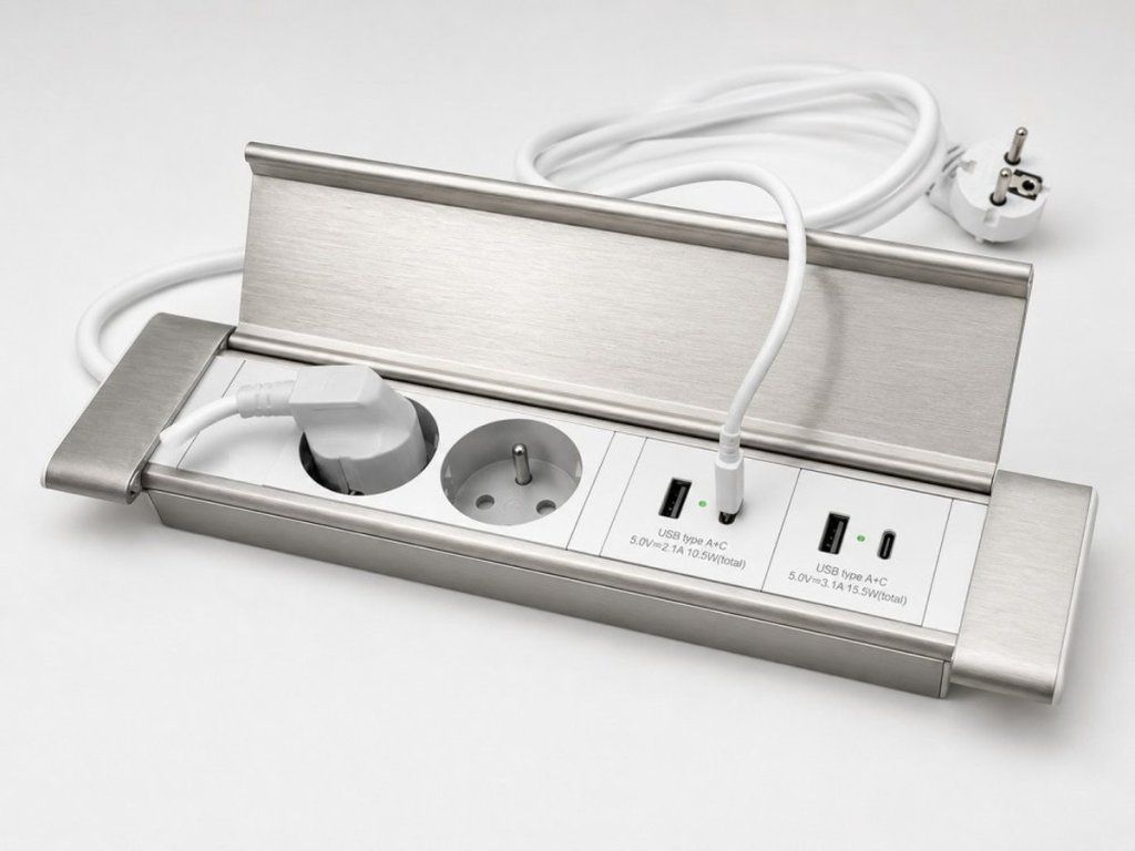 Detail zásuvkového bloku IN 553048 so 2 zásuvkami 2P+T Integrované USB-A a USB-C porty na vstavanej zásuvkovej lište